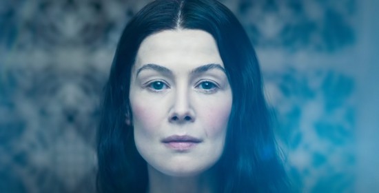 Ajan pyörä - Rosamund Pike