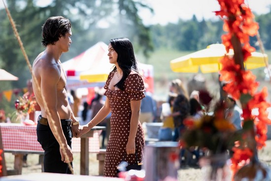 Riverdale - 6. tuotantokausi - Charles Melton (Reggie Mantle) - Camila Mendes (Veronica Lodge)