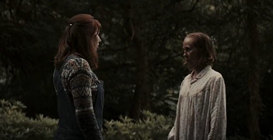 The Hole in the Ground - Kuoppa - Seána Kerslake (Sarah O'Neill) & Kati Outinen (Noreen Brady)