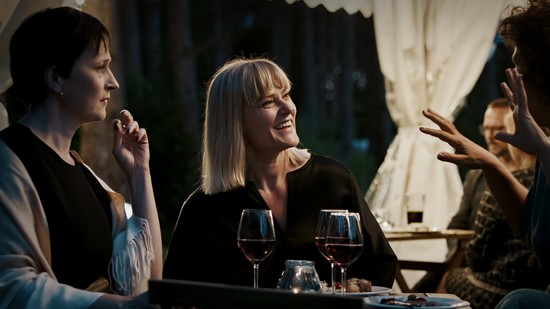 Mieheni vaimo - Wanda Dubiel (Silja), Pirjo Lonka (Katri) ja Minttu Mustakallio (Ellu)