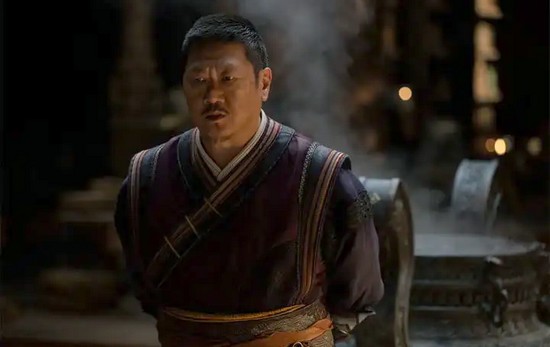 Benedict Wong (Wong)