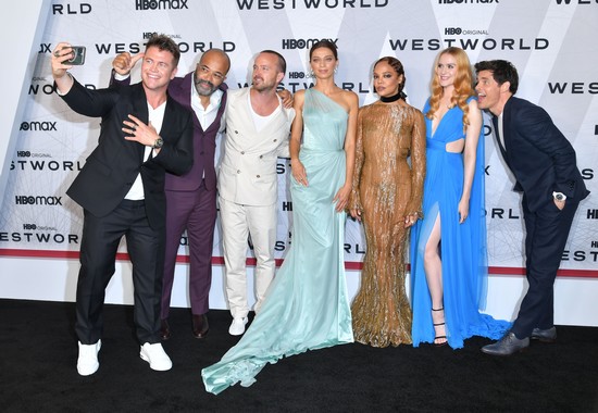 Westworld - Luke Hemsworth, Jeffrey Wright, Aaron Paul, Angela Sarafyan, Tessa Thompson, Evan Rachel Wood & James Marsden