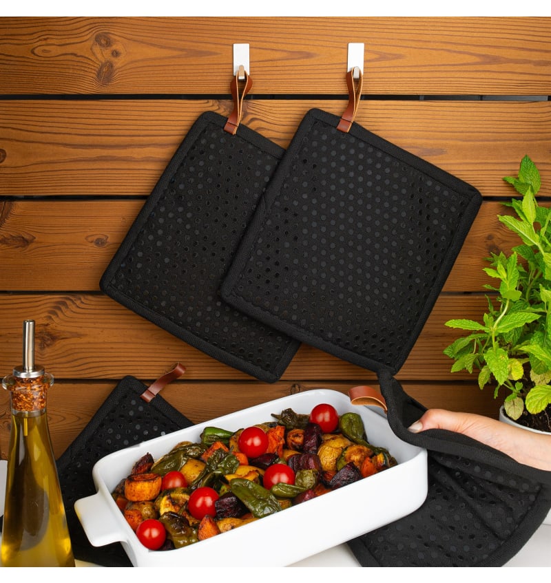 CHEF - pannenlap met pocket - 20x20cm - 8st - SIL.DOTS LICORICE - sfeerfoto CHEF02101 img