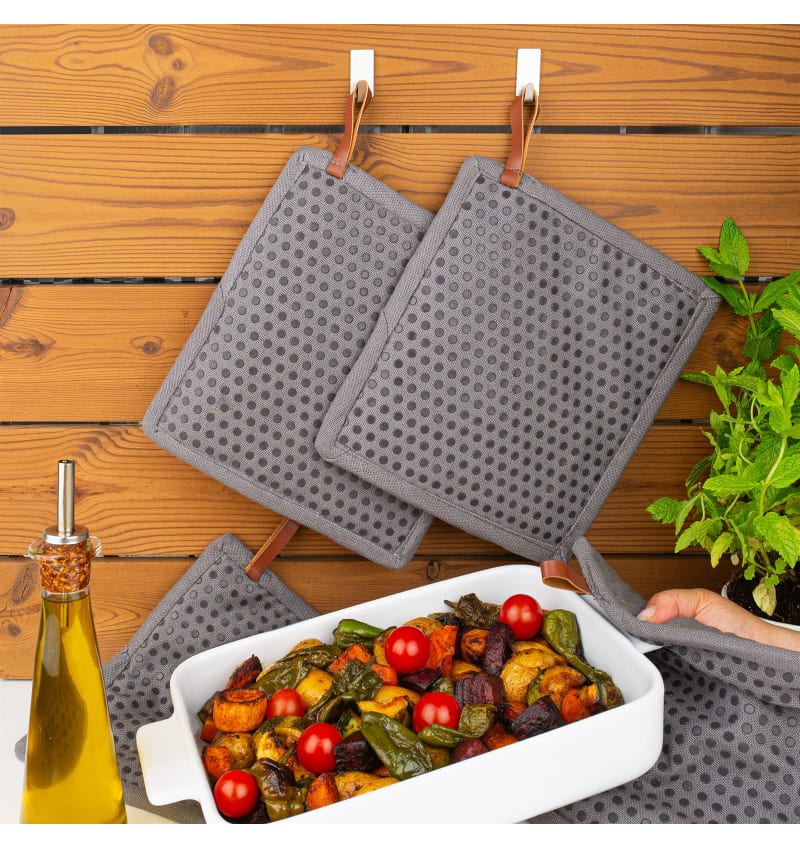 CHEF - pannenlap met pocket - 20x20cm - 8st - SIL.DOTS GRAPHITE - sfeerfoto CHEF02102 img