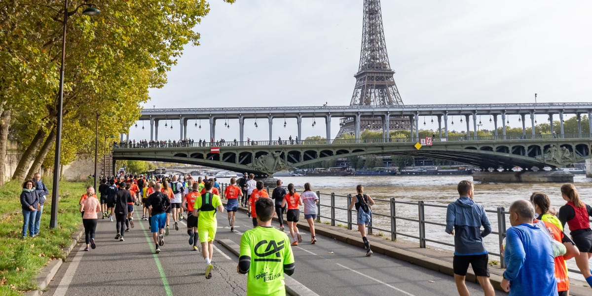 Cracher sur les courses : est-ce autorisé ?