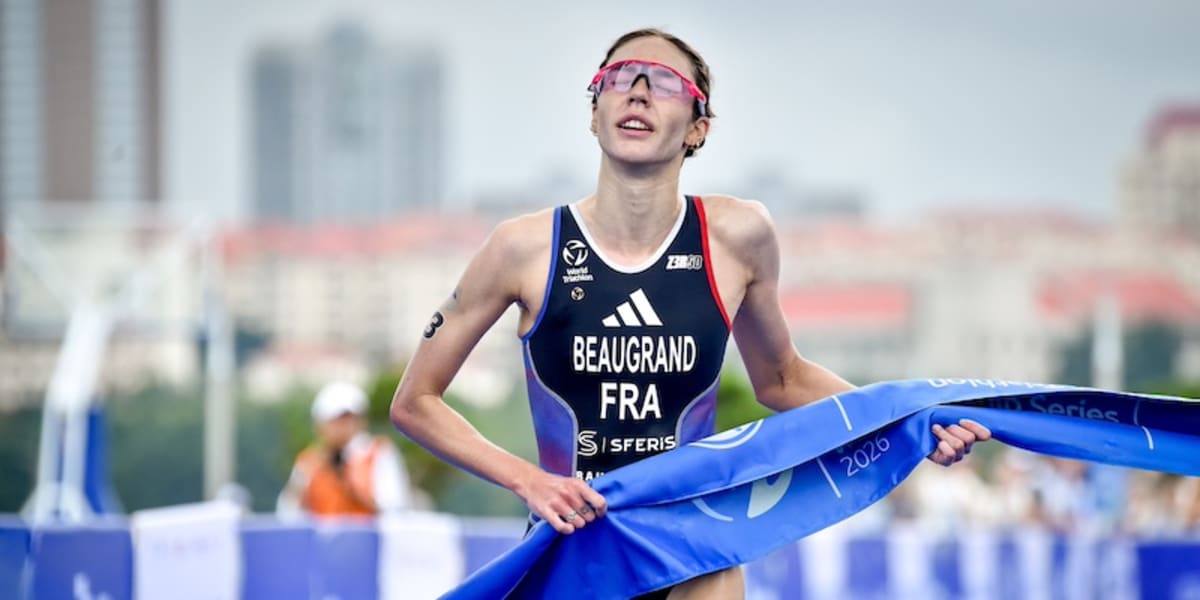 WK triatlon 2026 – WTCS Weihai: Cassandre Beaugrand oppermachtig, Max Studer terug aan de top