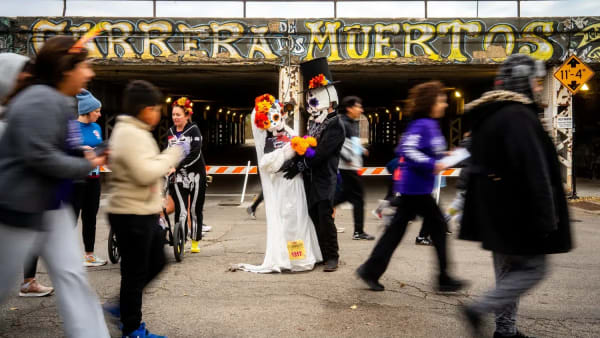 La Carrera de Los Muertos : Courir à Chicago au rythme de la culture mexicaine