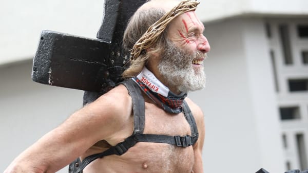 Gilbert Dantzer, alias « Jésus » : plus de 350 marathons déguisés à son actif