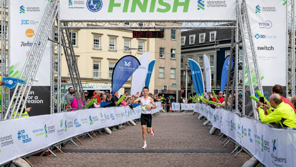 Standard Chartered Jersey Marathon : Guillaume Ruel en argent