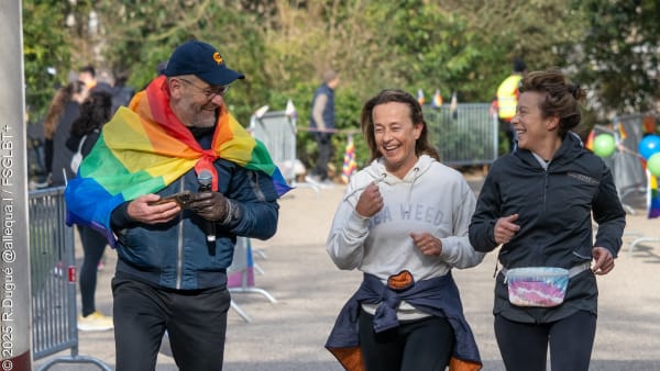 Un vent d’amour à la Course de la Saint-Valentin au parc des Buttes-Chaumont !