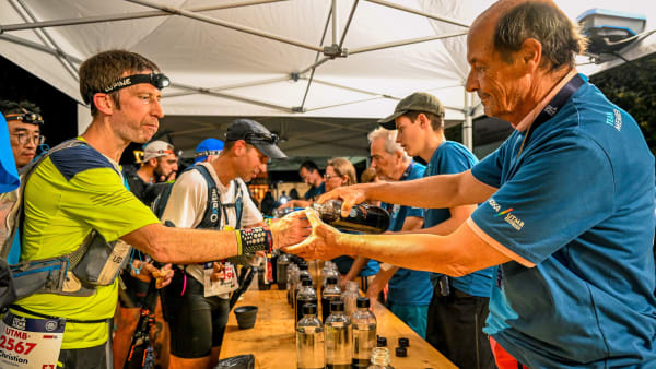 Ravitaillement en trail : que faut-il manger et boire pendant l’effort ?