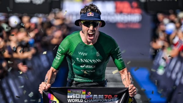 Hayden Wilde vainqueur d’un Championnat du monde de triathlon IRONMAN 70.3 de folie