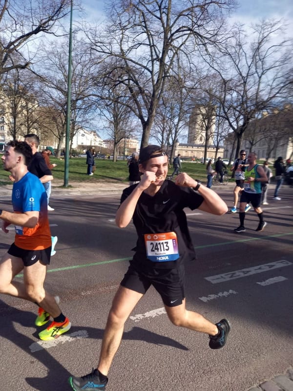 On a échangé avec le plus jeune participant du Marathon de Paris 2025