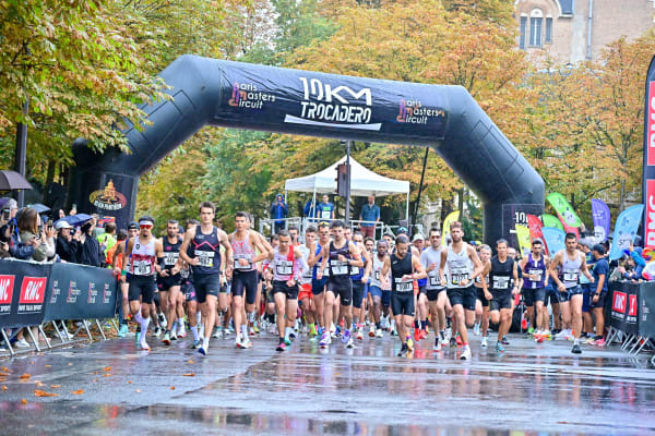 Le 10 km du Trocadéro : une course pluvieuse, mais heureuse