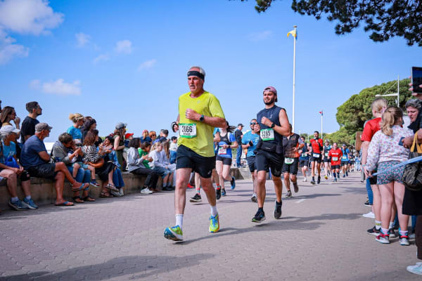 Sea, sun and people au Marathon de Royan