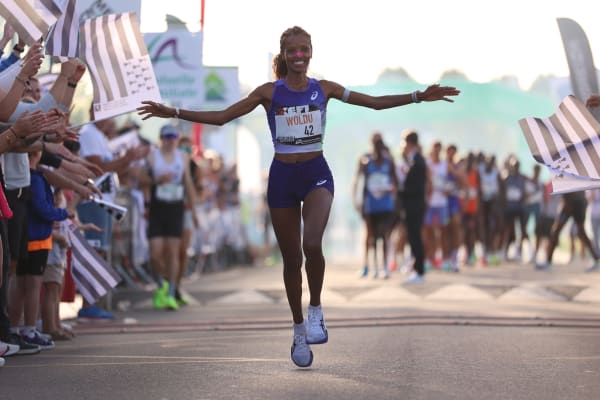 Corrida de Langueux : Mehdi Frère et Robe Dida portés par la ferveur bretonne