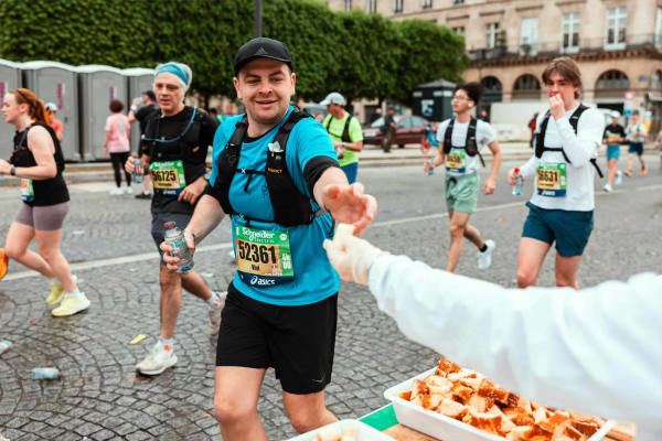 Les 3 erreurs fatales du ravitaillement sur marathon