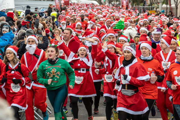 10 Best Gift Ideas for Runners This Holiday Season