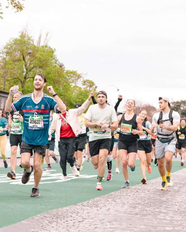Running alone vs. running with others