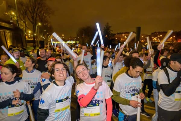 Course des Lumières Paris 2025 : la pluie en invité surprise, mais la magie bien au rendez-vous