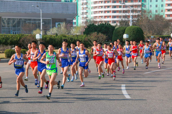 Le marathon comme outil diplomatique : quand la course rapproche les cultures
