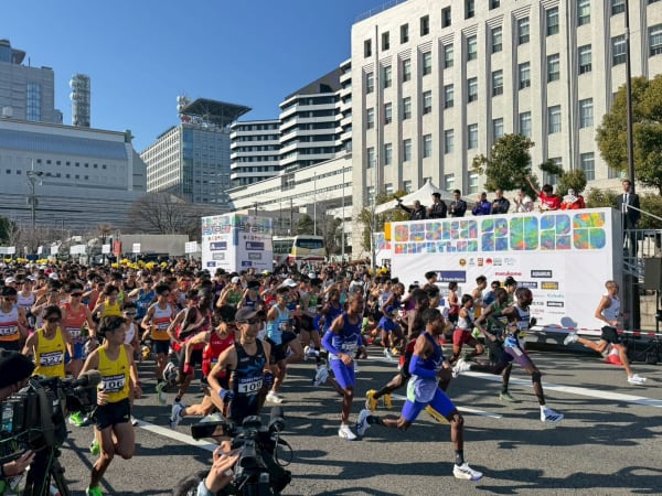 Marathon d’Osaka 2026 : Succès pour Ibrahim Hassan et Mare Dibaba avec une densité exceptionnelle