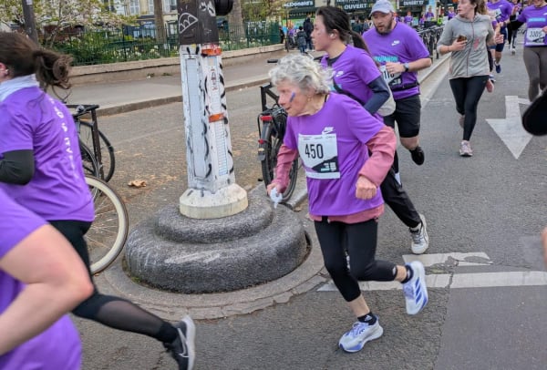 Marie Hanriot, 76 ans, renaît grâce à la course à pied : « La course m’a aidée à sortir la tête de l’eau »