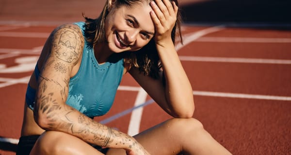 Tatouages et running : quand un chrono devient une œuvre d’art