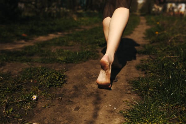 Courir pieds nus : quand les marathoniens reviennent à l’essentiel