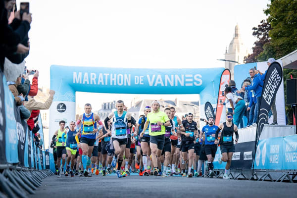Marathon de Vannes 2025 : la Bretagne, les foulées et l’émotion au rendez-vous
