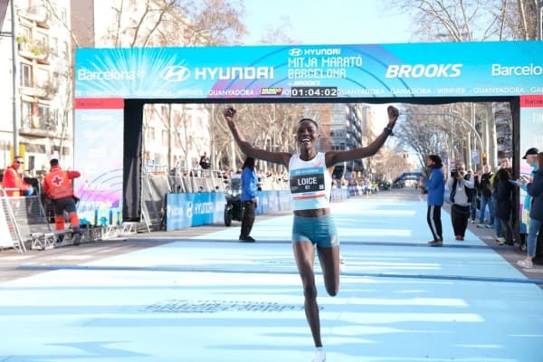 Semi-Marathon de Barcelone : Loice Chemnung et Hagos Gebrhiwet en patrons, Emmanuel Roudolff-Levisse monumental