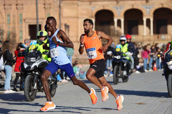 Morhad Amdouni face à l’élite mondiale au eDreams Semi-Marathon de Barcelone 2025