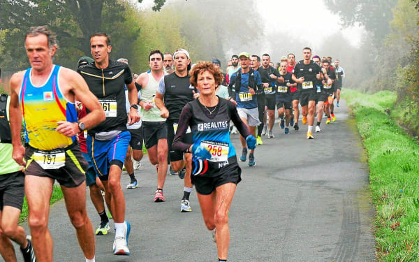 À 70 ans, Laurence Alnet détient le record du monde du marathon