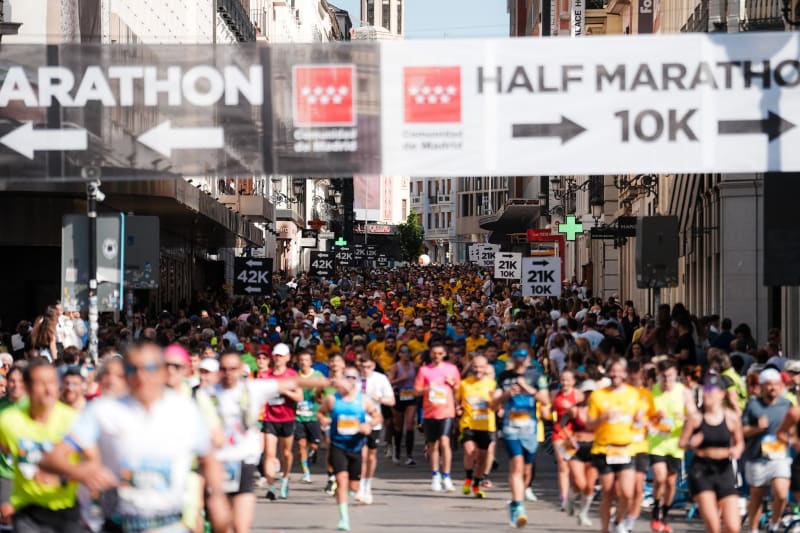 Pourquoi courir le Marathon de Madrid ? Entre parcours mythique, ambiance de folie, patrimoine historique, gastronomie et European Marathon Classics.
