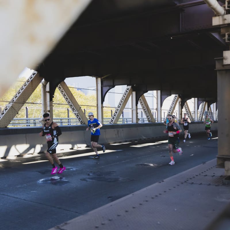 Pět mostů, 250 m stoupání a vyšinuté publikum. Trasa maratonu v New Yorku a pasti, které vás na ní čekají.