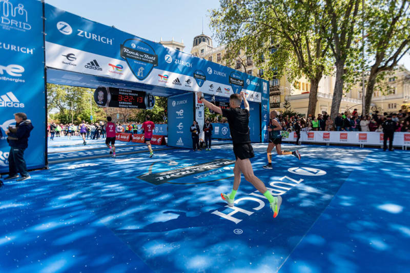 Découvrez le parcours du Marathon de Madrid, des lieux mythiques au finish redouté, dans une ambiance festive et musicale.