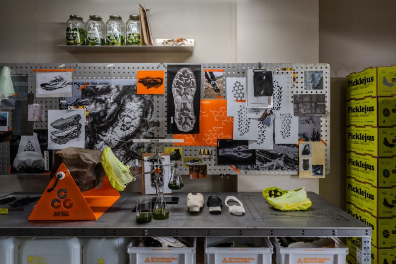 Nike ACG bemutatja a Picklejust, új ultrahegyi trailcipő ZoomX-szel, Flyknittel és GOATEK külsőtalppal, várhatóan 2027-ben.