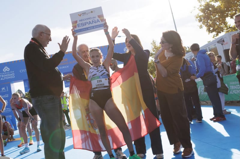 Semi-marathon de Valence 2026 : Kwizera record d’Espagne en 58'03, Chepkirui au sprint et Roudolff-Levisse 2e Français de l’histoire en 59'23.