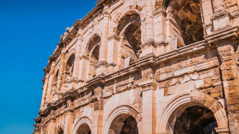 Arènes de Nîmes - Les marathons dans des lieux insolites : des stades antiques aux îles perdues