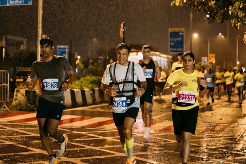 Envie de courir le Semi-marathon de Mumbai ? Vagues d'inscription, tarifs, distances, conseils chaleur : tout savoir pour décrocher votre dossard.