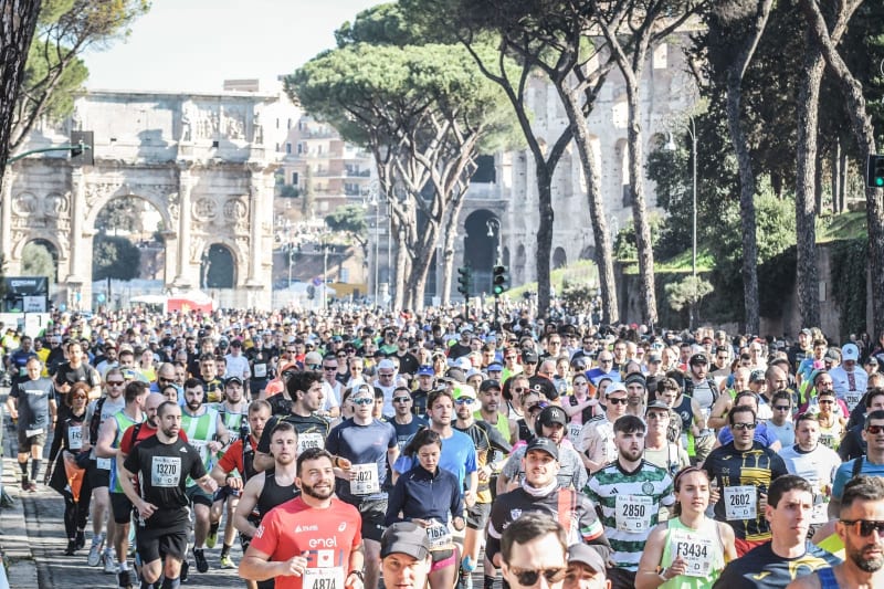 Découvrez si les pavés romains rendent vraiment le Marathon de Rome difficile. On vous dit tout sur le parcours de cette course mythique.