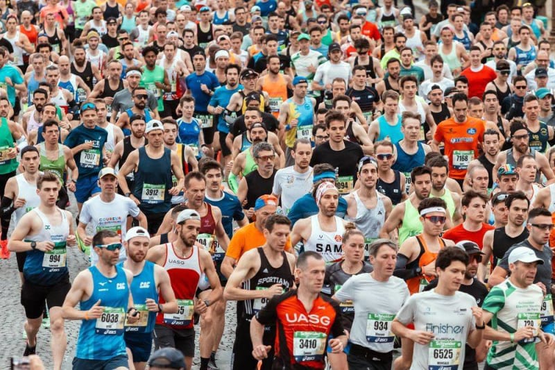 Marathon de Paris 2025 : pourquoi fait-il tant rêver les coureurs du monde entier ?