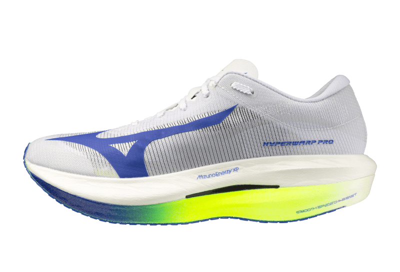 Mizuno dévoile la nouvelle gamme Hyperwarp avec trois chaussures à plaque carbone : Pure, Elite et Pro. Une refonte complète de sa gamme compétition, plus lisible et plus accessible, mêlant mousse Enerzy XP, innovation japonaise et performance pour tous les profils de coureurs.