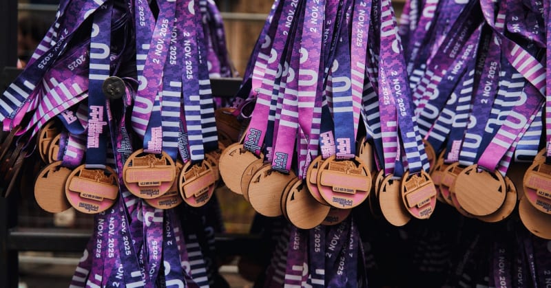 Le Marathon de Toulouse 2025 a rassemblé près de 37 000 coureurs dans une ambiance exceptionnelle. Adrien Letestère et Salomé Lecoq s’imposent sur la distance reine, tandis que la Ville rose a vibré au rythme des coureurs.