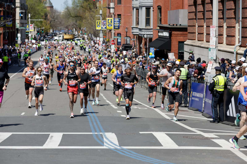 Boston est un marathon aussi mythique que difficile. Découvrez les 5 passages clés du parcours et nos conseils pour réussir votre course.