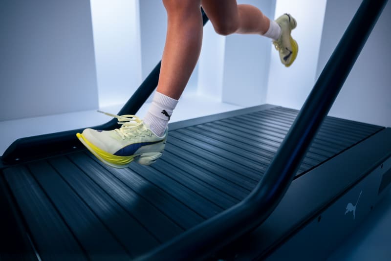 PUMA arrive en force au salon Run Experience du Marathon de Paris avec son NITRO LAB et la FAST-R 3. Une immersion scientifique pour tester son économie de course et découvrir toute la gamme NITRO.