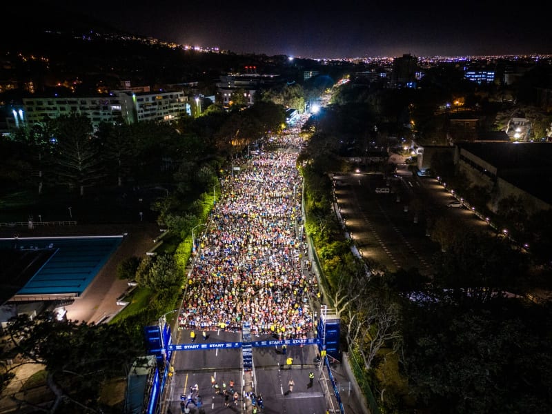 Loterie, temps qualificatifs... Tout savoir pour s'inscrire au Marathon Two Oceans à Cape Town, avec un ultra de 56 km et un semi-marathon.