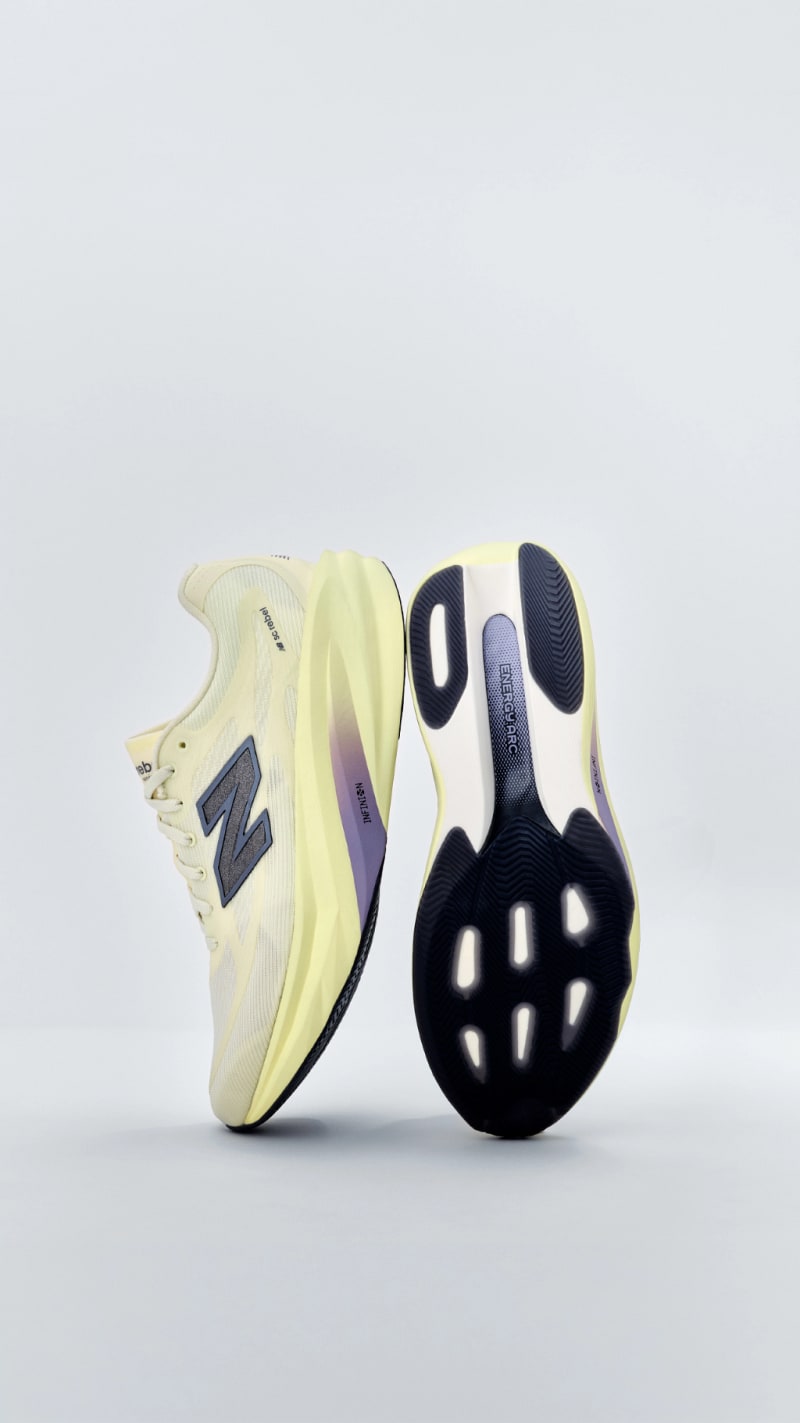 SuperComp Elite v6 et SuperComp Rebel, New Balance renouvelle sa gamme carbone avec une nouvelle mousse Infinion et un design affûté.