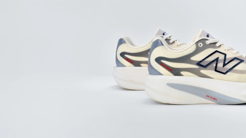 SuperComp Elite v6 et SuperComp Rebel, New Balance renouvelle sa gamme carbone avec une nouvelle mousse Infinion et un design affûté.
