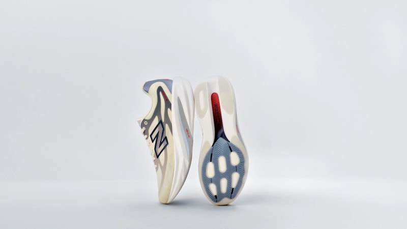 SuperComp Elite v6 et SuperComp Rebel, New Balance renouvelle sa gamme carbone avec une nouvelle mousse Infinion et un design affûté.